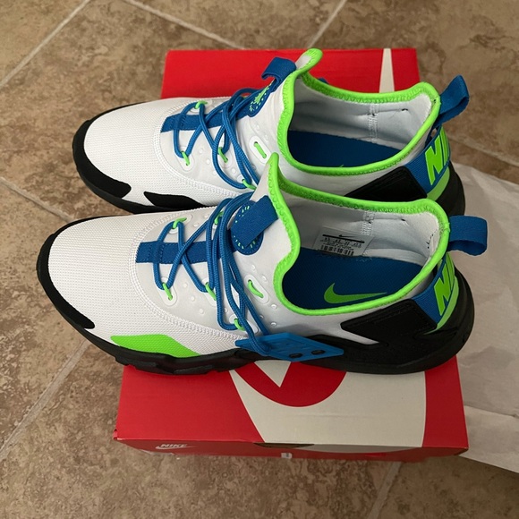 Worn once so practically brand new! Huarache Drift - Picture 4 of 4